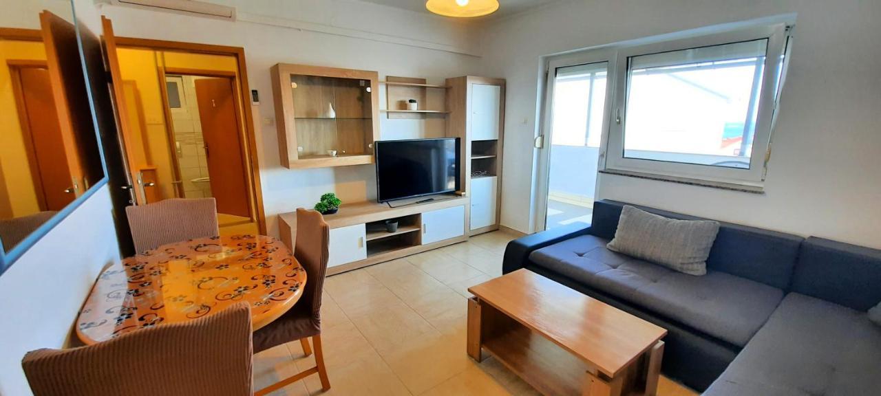 Apartment Miroslav Krk Town Bagian luar foto