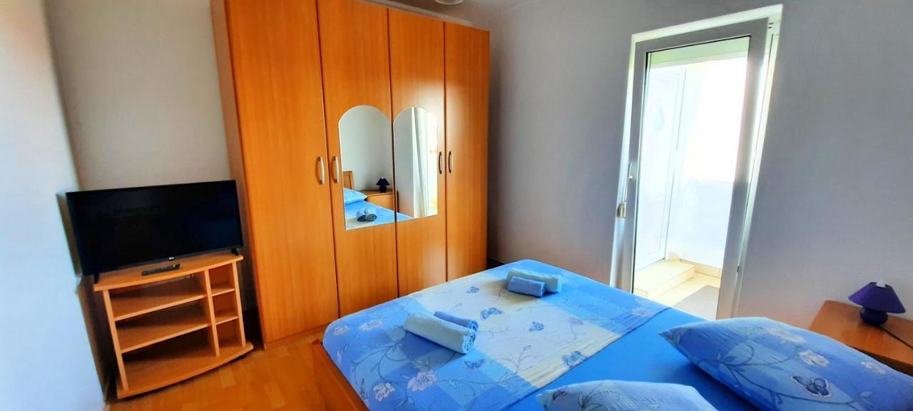 Apartment Miroslav Krk Town Bagian luar foto